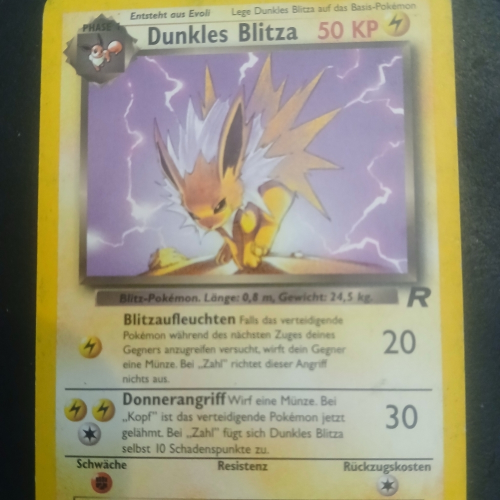 Dark Jolteon Pokémon Card